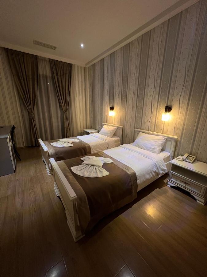 Granada Hotel And Restaurant Tbilissi Extérieur photo
