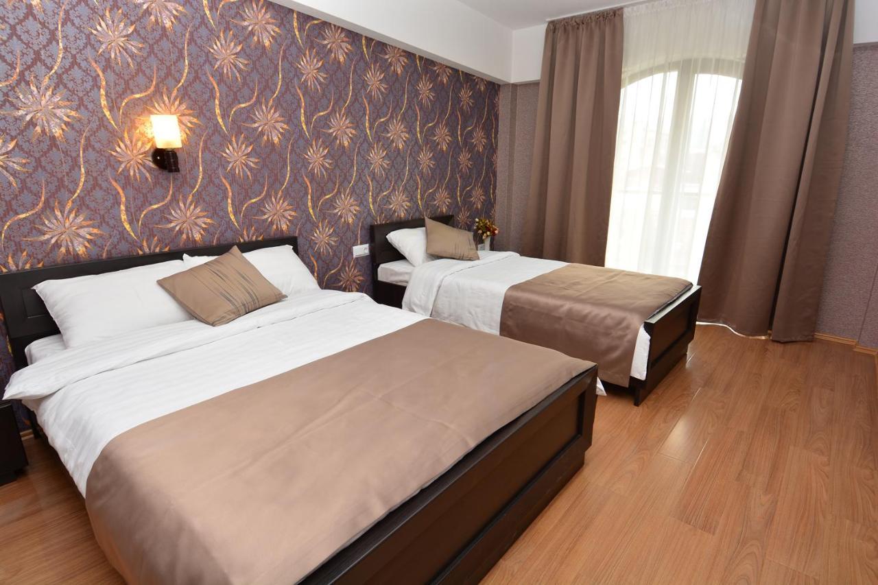 Granada Hotel And Restaurant Tbilissi Extérieur photo